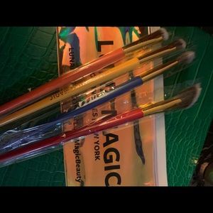 Luna Magic Eye Brush Set with pouch